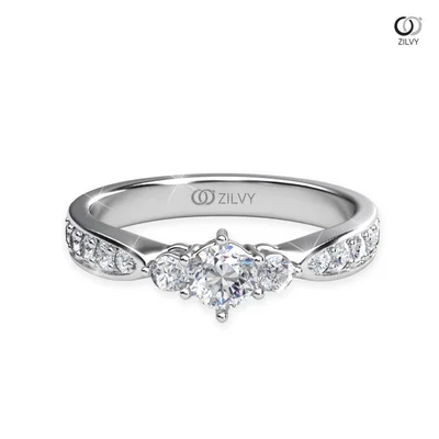 แหวนเพชรผู้หญิง รุ่น GR1004 - มุมบน