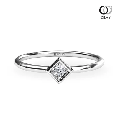 แหวนเพชรผู้หญิง รุ่น GR810 - มุมบน